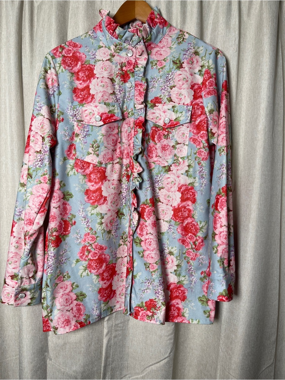 Floral Ruffle-Front Long Sleeve Top in Light Blue and Pink Size Small